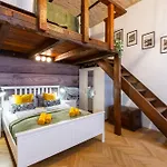Appartamento Holidays Courtyard *
