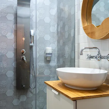 דירה Holidays Courtyard