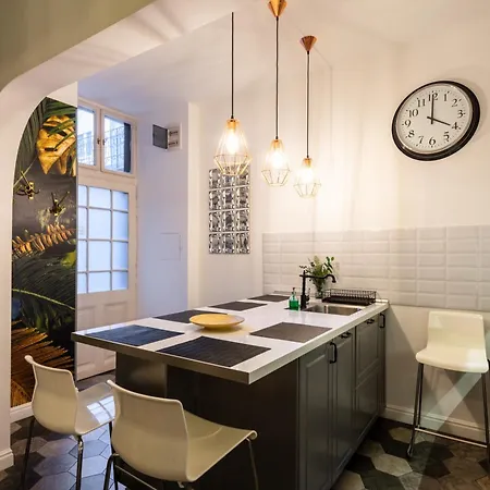 Holidays Courtyard *