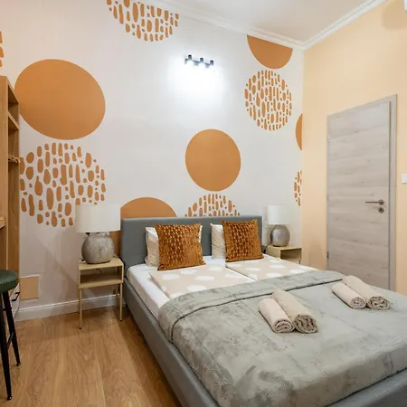 Holidays Courtyard בודפשט