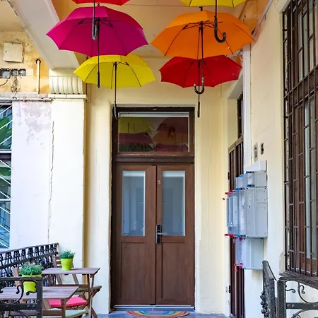 דירה Holidays Courtyard *