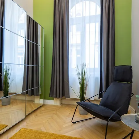 Holidays Courtyard *