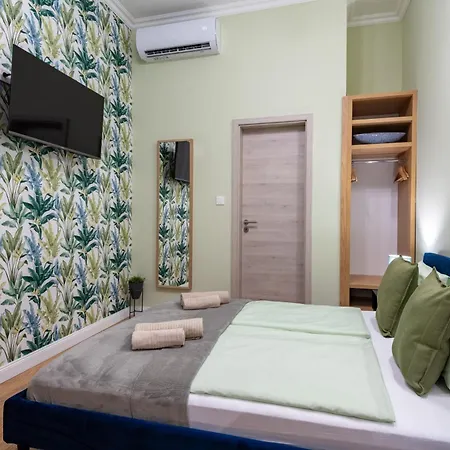 Holidays Courtyard * Budapesta