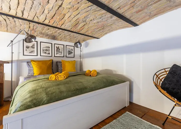 Holidays Courtyard Appartamento *