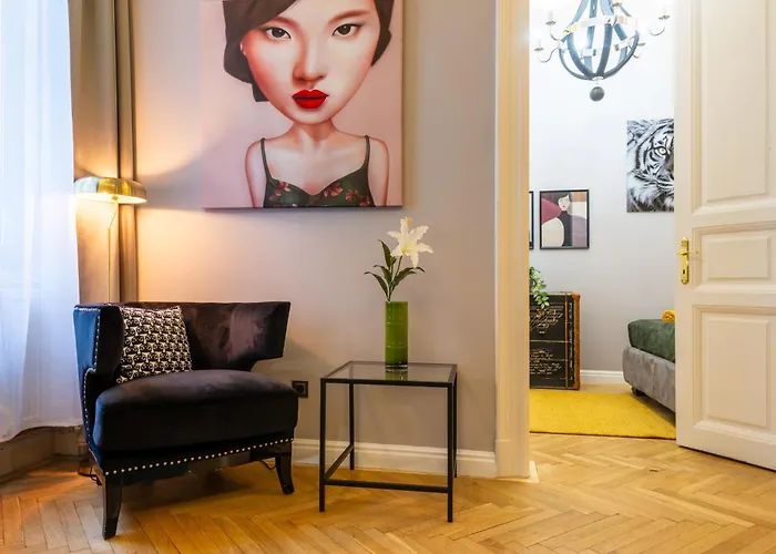 Holidays Courtyard Appartamento *