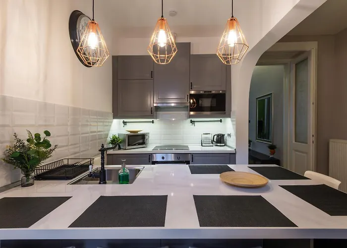 Holidays Courtyard Appartamento *