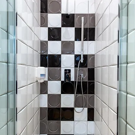 Holidays Courtyard アパート